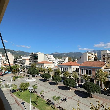 Spacious View Of Central Square Каламата Екстериор снимка