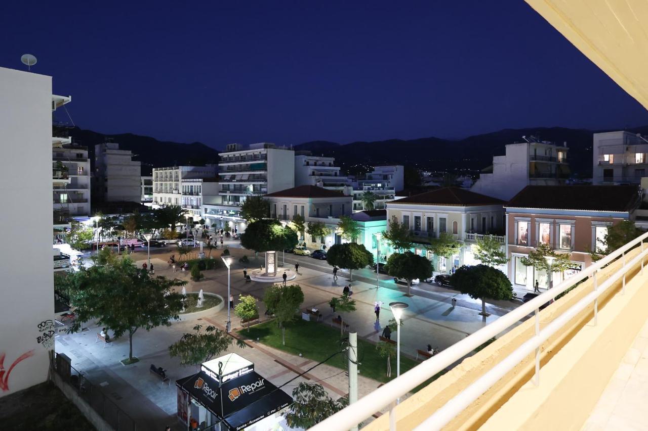 Spacious View Of Central Square Каламата Екстериор снимка